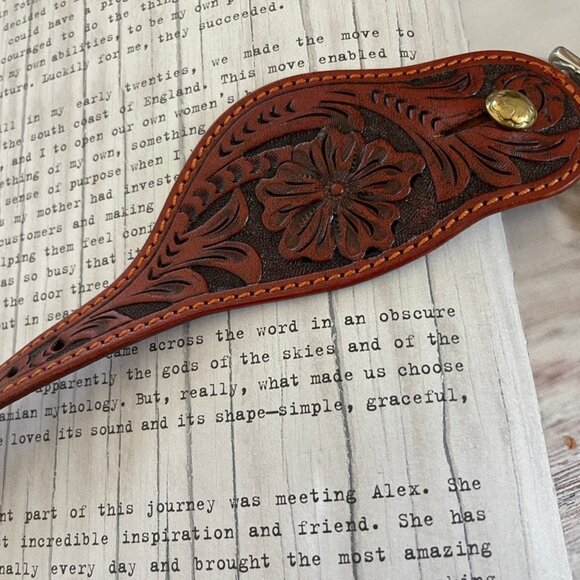 PARTRADE Brushed & Engraved Stainless Stock Spurs/Tooled Leather Strap: NWOT!! - Picture 12 of 15